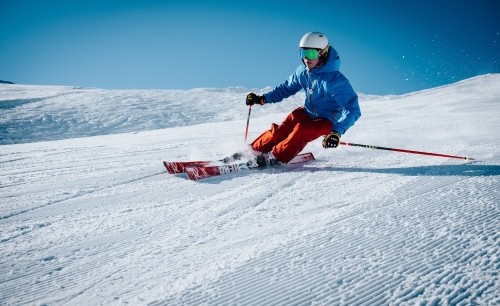 Yes, you can do winter sports with a stoma bag